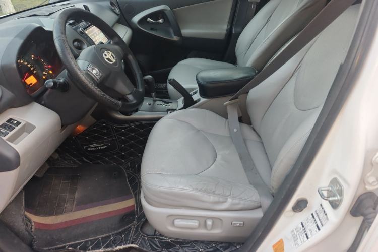 Used Toyota RAV4 2009 2.4L Automatic Luxury Edition
