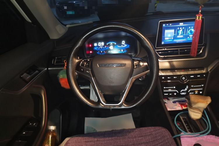 Used Venucia T60 2020 1.6L CVT Smart Drive Version China VI Standard
