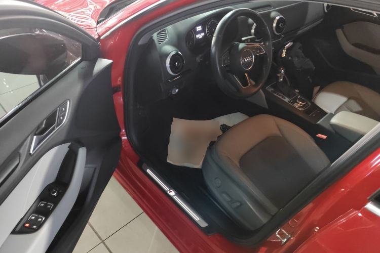 Used Audi A3 2019 Sportback 35 TFSI Fashion Edition China VI Emission Standard Driver Seat