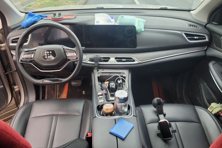 Used Landian E5 2023 1.5L DE-i 100KM Comfort Edition 7-Seater Center Console