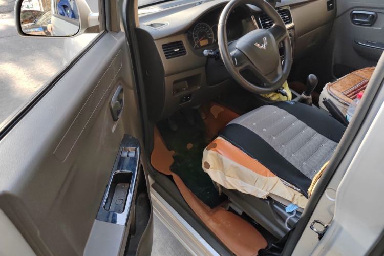 Used Wuling Rongguang V 2016 1.5L Standard Version