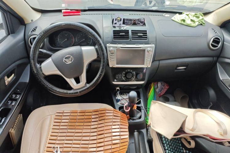 Used HYOSOW H2 2016 H2E 1.5L Fashion Model BJ415B Center Console