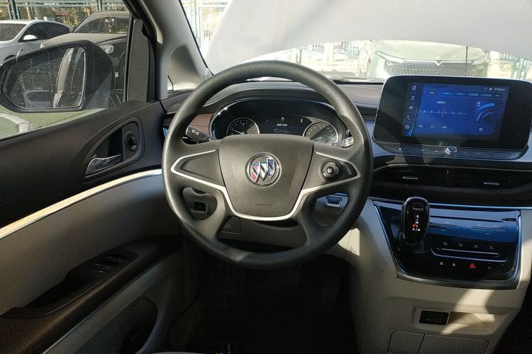 Used Buick GL8 2023 Land Executive Class Comfort Model