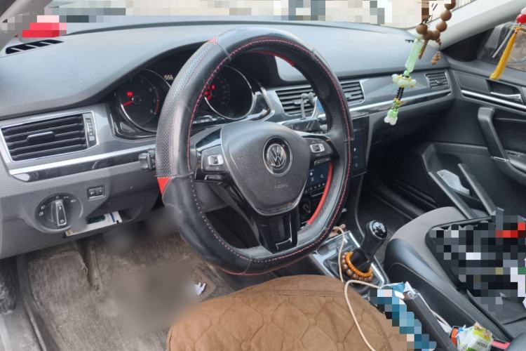 Used Volkswagen C-TREK 2017 230TSI Manual Comfort Version Steering Wheel