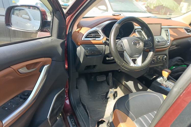 Used Soueast DX7 2017 1.5T Automatic Glory Edition Interior 3