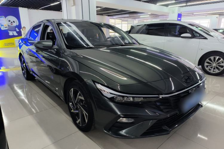 Used Hyundai Elantra 2023 1.5L CVT GLX Elite Edition Front Right 45 Deg