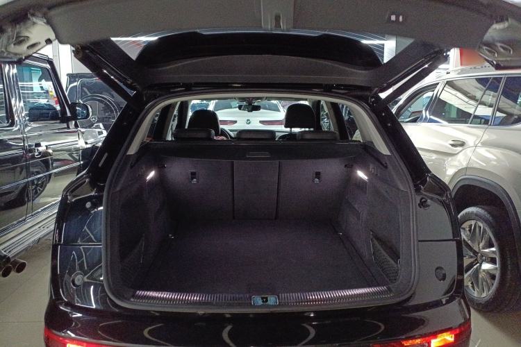 Used Audi Q5L 2020 45 TFSI Prestige Fashion Model Trunk