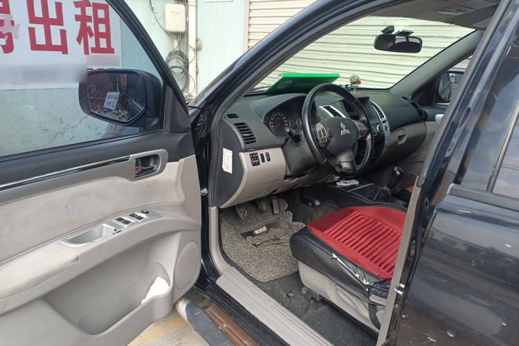 Used Mitsubishi Pajero Sport 2013 2.4L Manual Two-Wheel Drive Comfort Edition