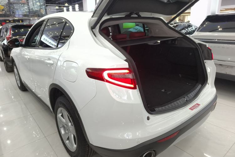 Used Alfa Romeo Stelvio 2017 2.0T 200HP Elite Edition
