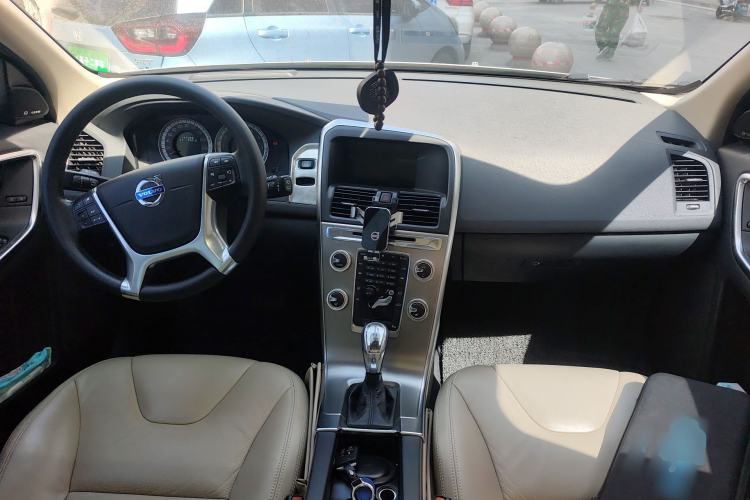 Used Volvo XC60 2013 T5 Zhiya Edition Center Console