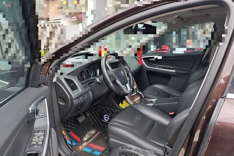 Used Volvo XC60 2017 T5 AWD Smart Upgrade Model
