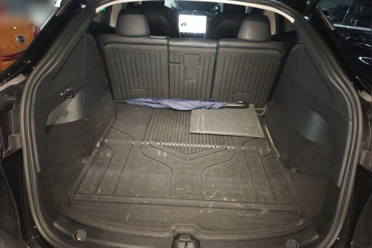 Used Tesla Model Y 2022 Long-Range All-Wheel-Drive Version
