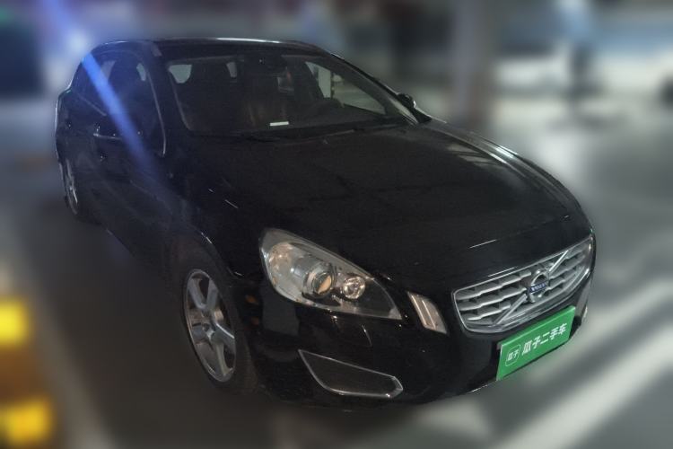 Used Volvo V60 2013 T5 Comfort Edition
