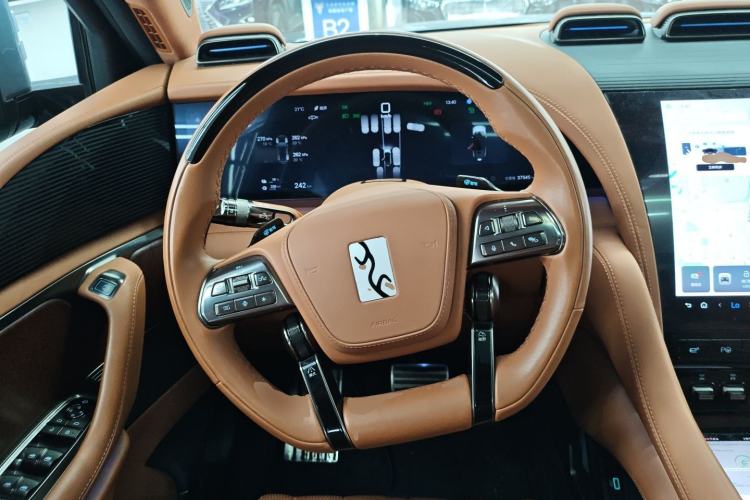 Used Yangwang U8 2023 Luxury Edition
