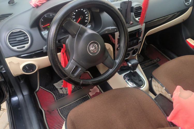 Used Volkswagen Lavida 2011 1.6L Automatic PinYou Edition Center Console