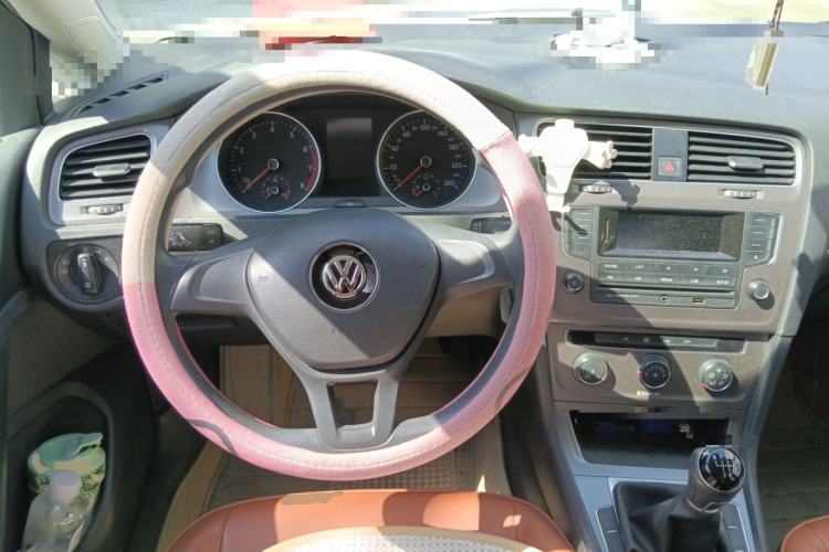 Used Volkswagen Golf 2016 1.6L Manual Fashion Edition
