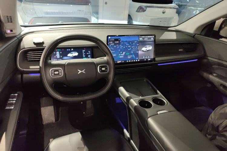 Used XPeng G6 2023 580 Long-Range Pro Center Console