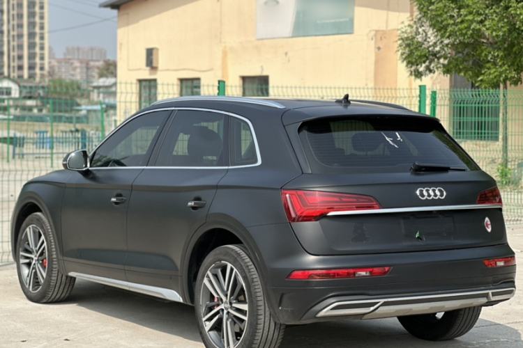 Used Audi Q5L 2022 40T Fashionable and Elegant Model Exterior 3