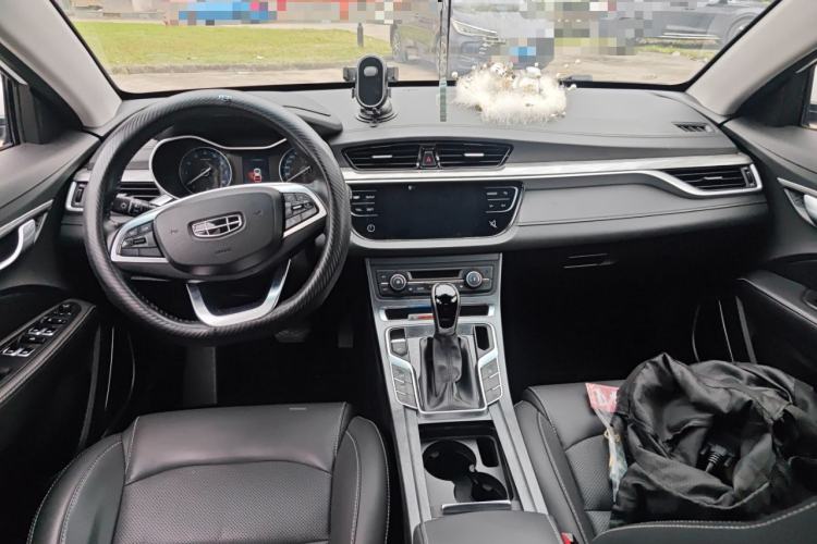 Used Geely Auto Emgrand 2019 Leading Edition 1.5L CVT Luxury Model China V Standard Center Console