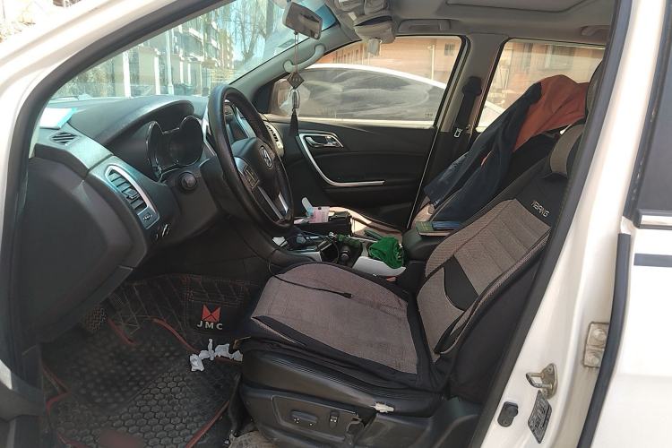 Used JMC Yusheng S350 2013 2.4T Automatic 4x4 Diesel Ultra-Luxury 5-Seater Left Front Seat