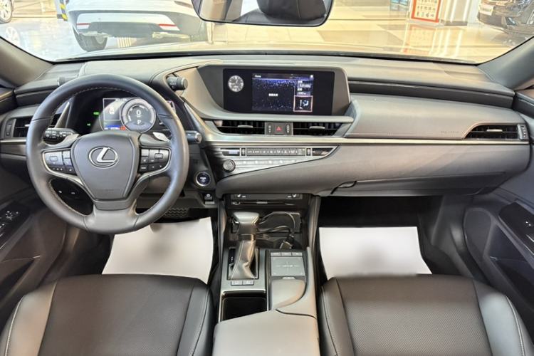 Used Lexus ES 2020 300h Premier Edition Audio And AC Panel