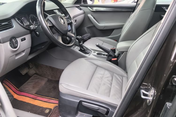 Used Skoda Octavia 2015 1.6L Automatic Yijun Edition Left Front Seat