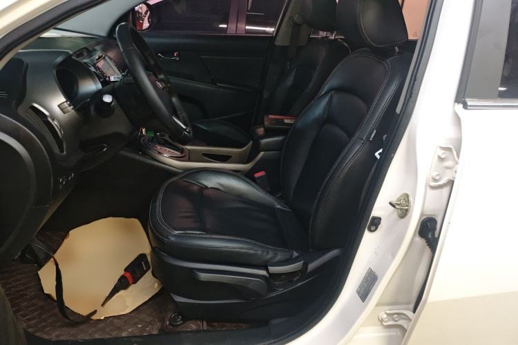 Used Kia Sportage R 2015 2.0L Automatic Two-Wheel Drive DLX Model Left Front Seat