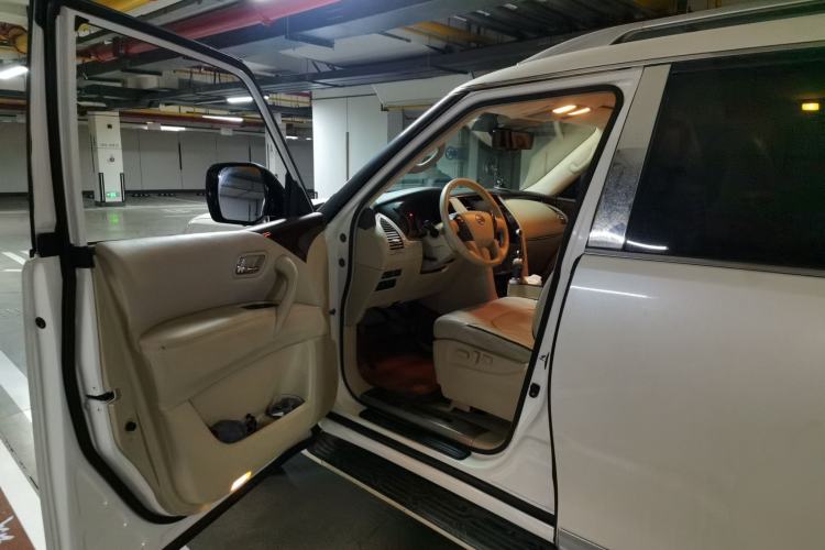 Used Nissan Patrol 2018 4.0L LinkedIn Edition Driver Seat