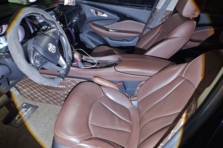 Used Buick Envision 2020 20T Two-Wheel Drive Luxury Model
