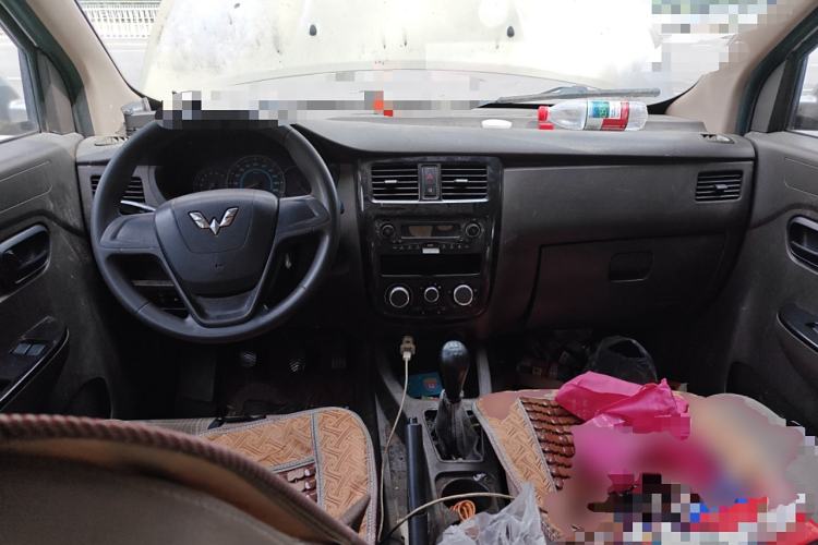 Used Wuling Rongguang V 2016 1.5L Standard Version
