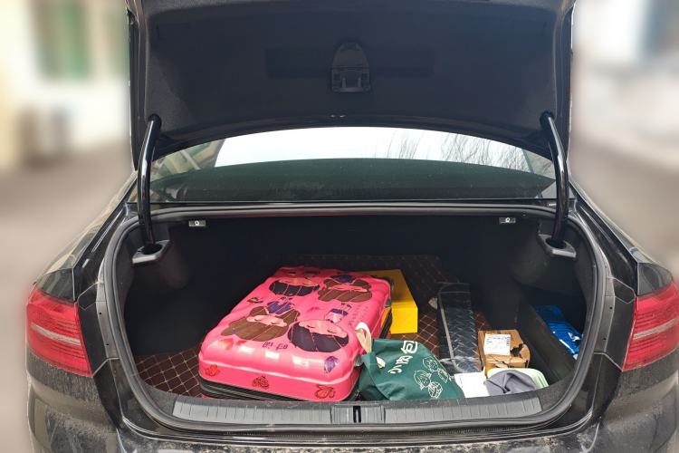 Used Volkswagen Magotan 2017 330TSI DSG Luxury Model Trunk