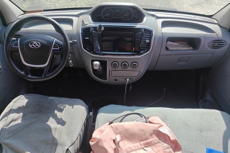 Used SAIC MAXUS Xintu V80 2019 2.5T Classic Version 6-Speed Manual – Aoyuntong Modified Long Wheelbase Mid-Height 7-Seater
