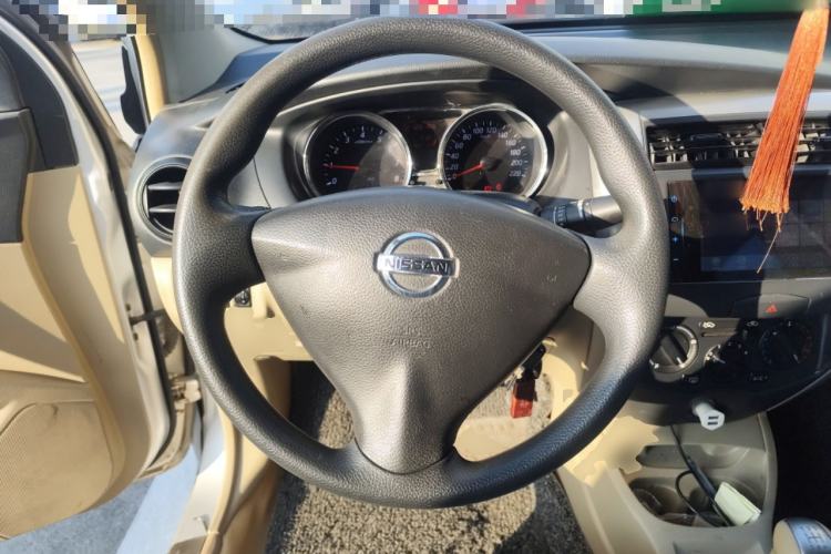 Used Nissan Livina 2013 1.6XE Manual Comfort Edition Steering Wheel