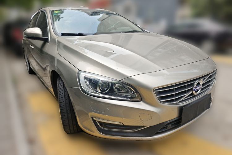 Used Volvo S60 2016 S60L T4 Zhiyuan Edition Front Right 45 Deg