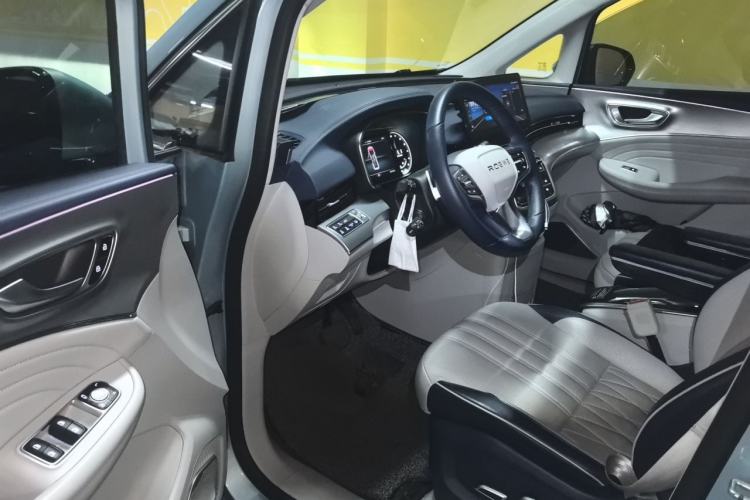 Used Roewe iMAX8 2022 400TGI Prestige Edition
