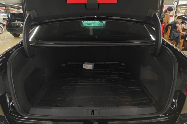 Used Volkswagen Phideon 2018 Revised Version 380TSI Two-Wheel Drive Business Edition Trunk