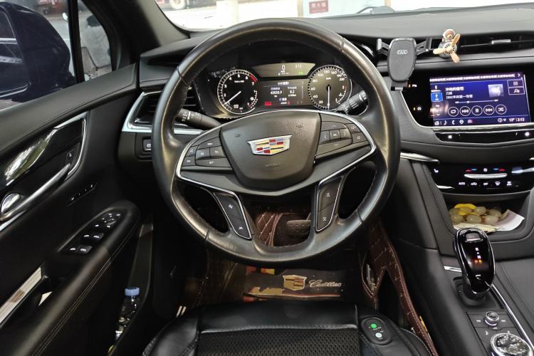 Used Cadillac XT5 2022 2.0T Two-Wheel Drive Luxury Version