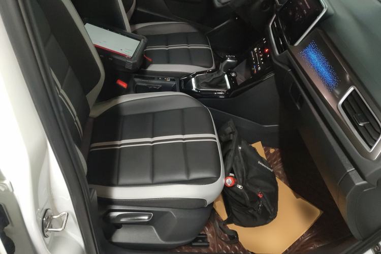 Used Volkswagen T-ROC 2023 300TSI DSG Two-Wheel-Drive Chen Guang Edition
