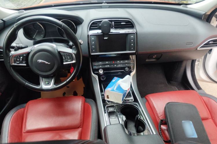 Used Jaguar XE 2017 2.0T 200 PS R-Sport