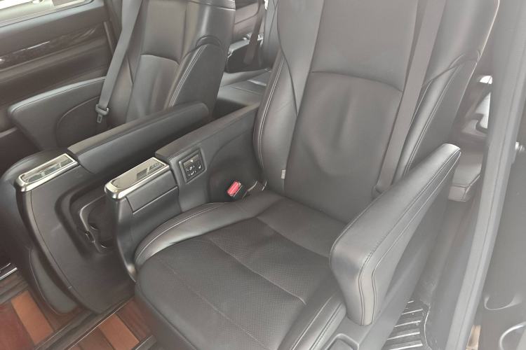 Used Toyota Vellfire 2019 Dual-Engine 2.5L HV Luxury Edition
