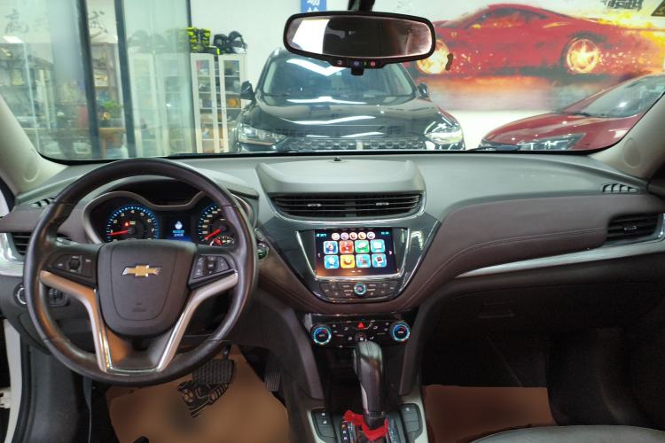 Used Chevrolet Malibu 2016 1.6T Automatic Luxury Edition Center Console