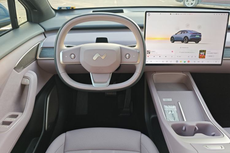 Used ONVO L60 2024 60 kWh Rear-Drive Version