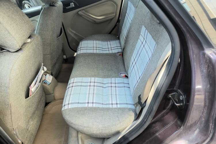 Used Ford Focus 2011 Sedan 1.8L Manual Comfort Model
