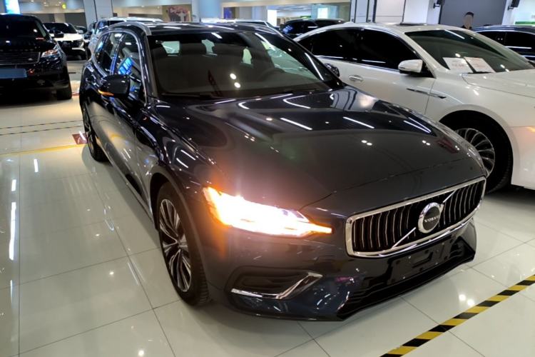 Used Volvo V60 2024 B5 Zhiyuan Luxury Edition
