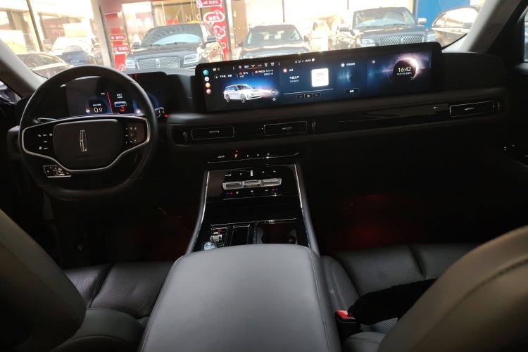 Used Lincoln Aviator 2024 3.0T V6 All-Wheel-Drive Luxury Edition Six Seats
