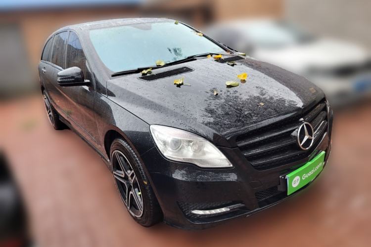 Used Mercedes-Benz R-Class 2015 R 320 4MATIC Luxury Model Front Right 45 Deg