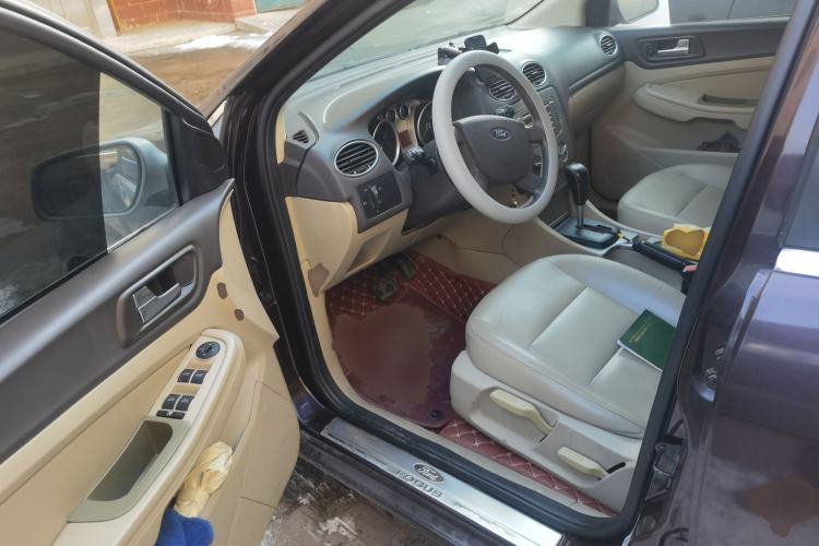 Used Ford Focus 2011 Sedan 1.8L Automatic Fashion Edition
