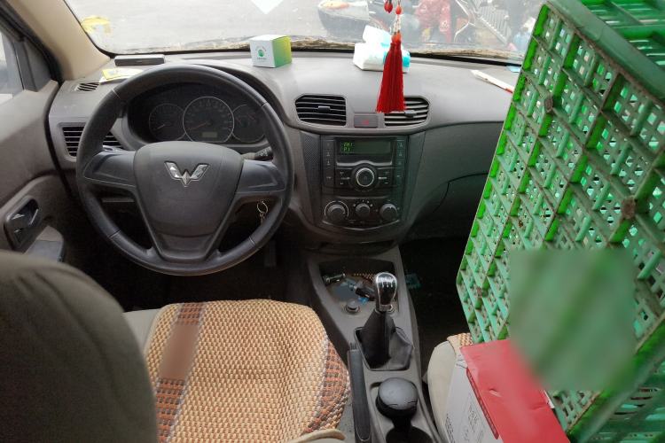 Used Wuling Hongguang 2015 1.5L S Basic Version China V Standard Center Console