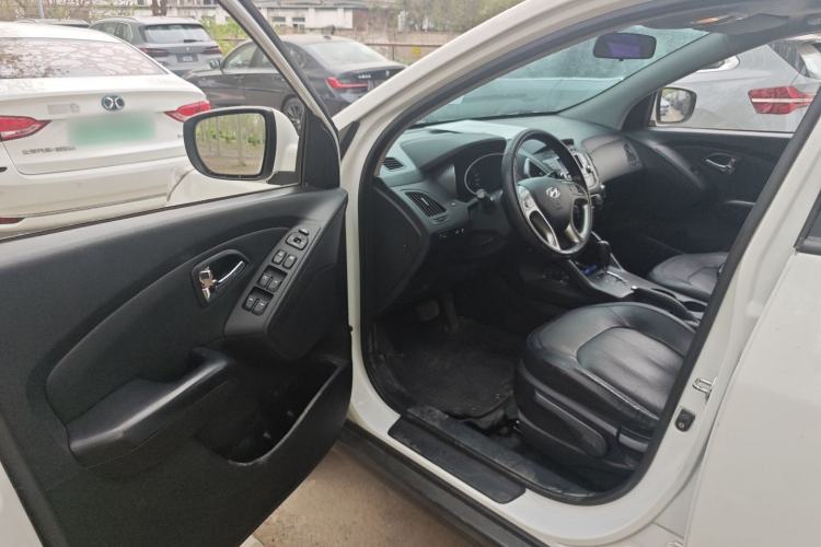 Used Hyundai ix35 2012 2.0L Automatic Two-Wheel Drive Elite Edition GLS Driver Seat