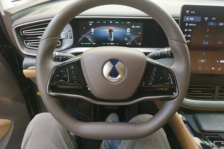 Used Denza D9 2022 DM-i 970 Four-Wheel Drive Prestige Model
